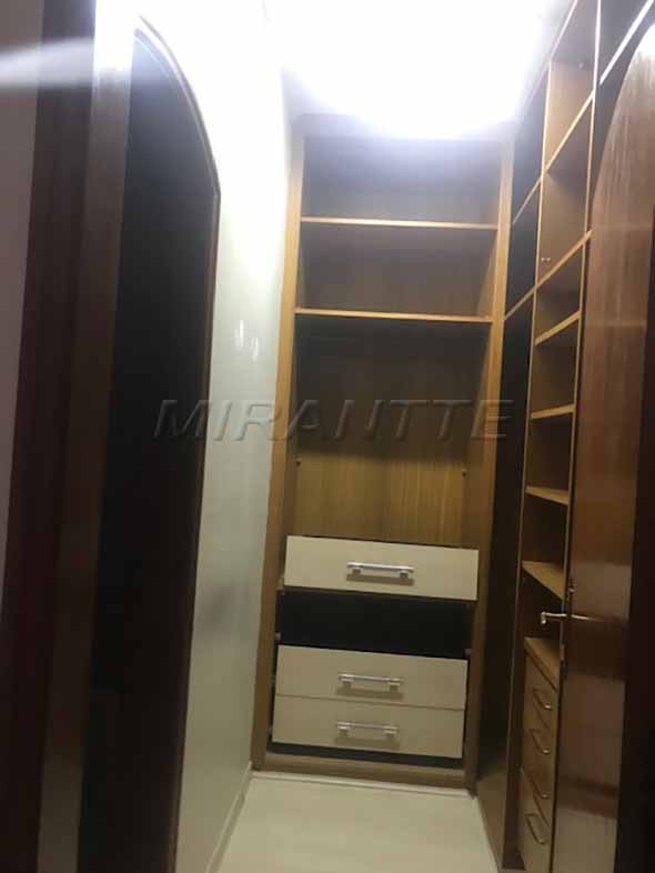 Casa terrea de 258m² com 3 quartos em Horto Florestal
