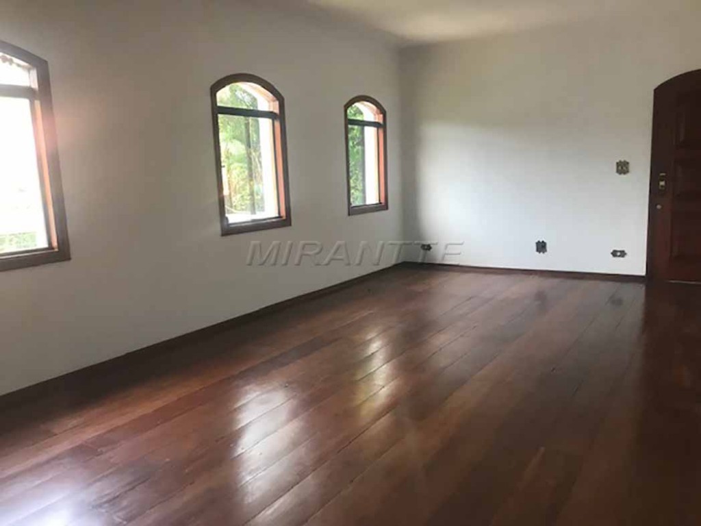 Casa terrea de 258m² com 3 quartos em Horto Florestal