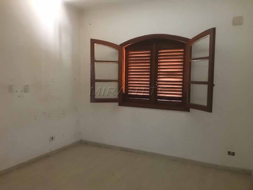 Casa terrea de 258m² com 3 quartos em Horto Florestal