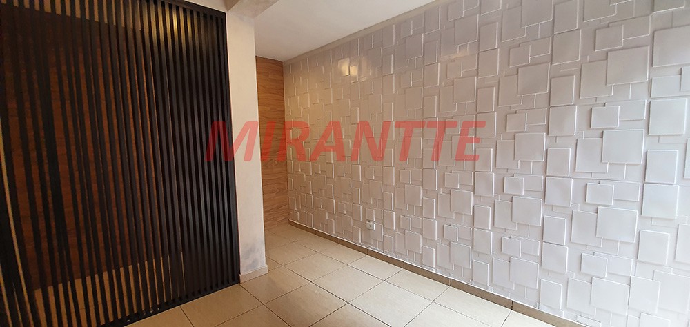 Sobrado de 208m² com 4 quartos em Vila Mazzei