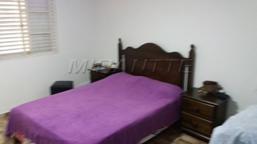 Sobrado de 170m² com 4 quartos em Vila Mazzei