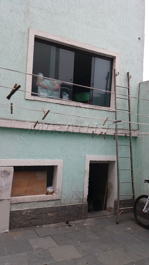 Sobrado de 170m² com 4 quartos em Vila Mazzei