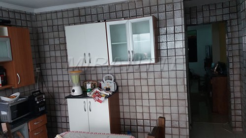 Sobrado de 170m² com 4 quartos em Vila Mazzei