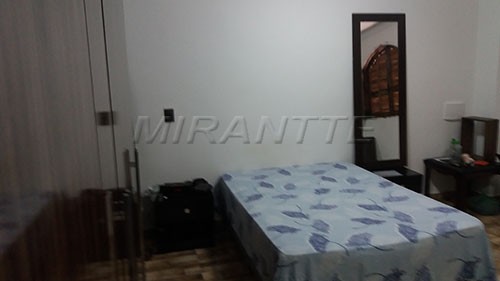 Sobrado de 170m² com 4 quartos em Vila Mazzei