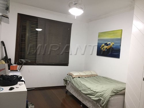 Sobrado de 320m² com 4 quartos em Vila Irmaos Arnoni