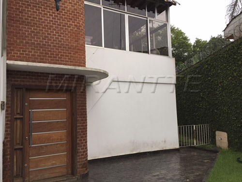 Sobrado de 320m² com 4 quartos em Vila Irmaos Arnoni