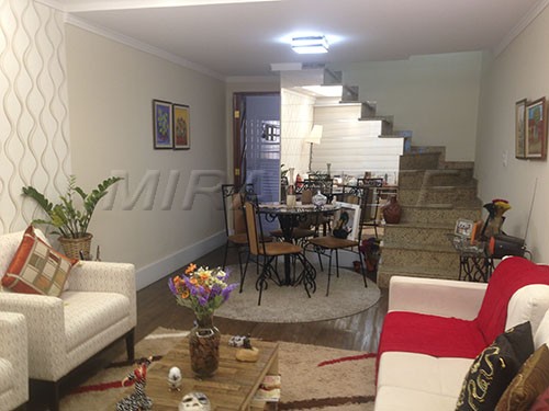 Sobrado de 120m² com 2 quartos em Santana