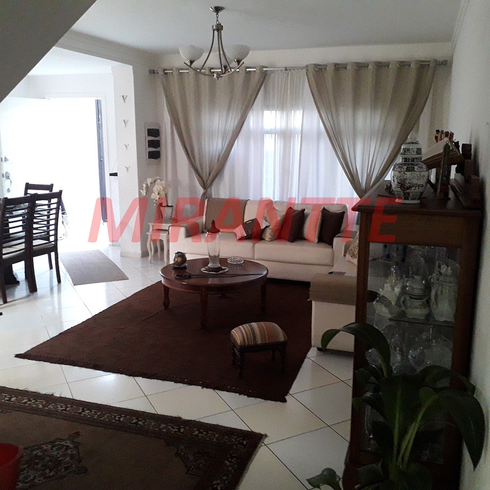 Sobrado de 210m² com 3 quartos em Santana
