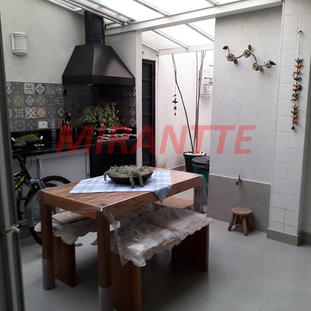 Sobrado de 210m² com 3 quartos em Santana