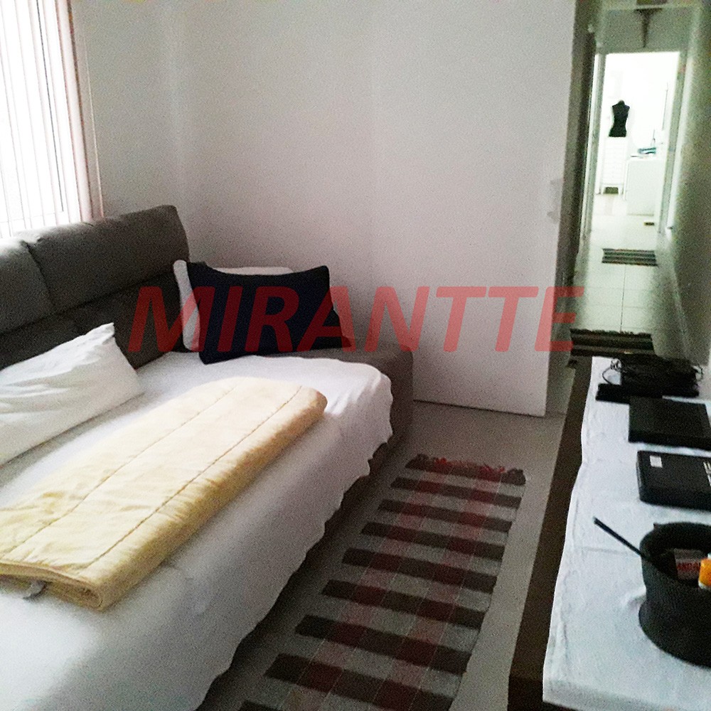 Sobrado de 210m² com 3 quartos em Santana
