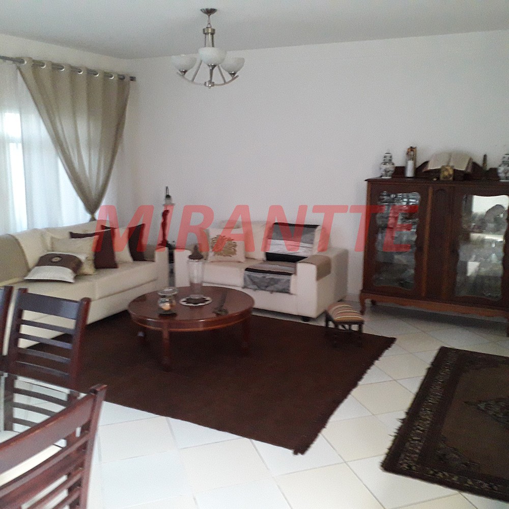 Sobrado de 210m² com 3 quartos em Santana
