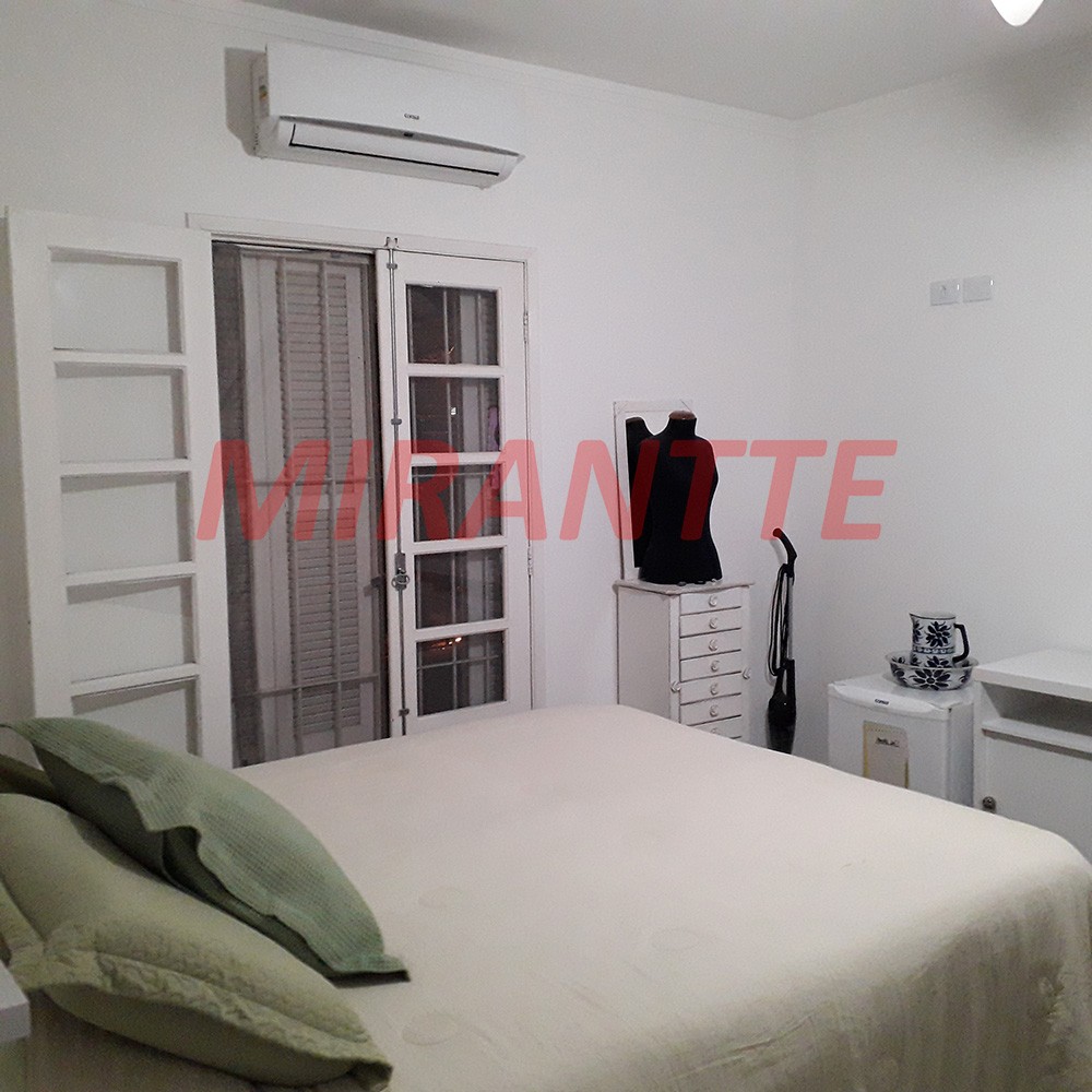 Sobrado de 210m² com 3 quartos em Santana