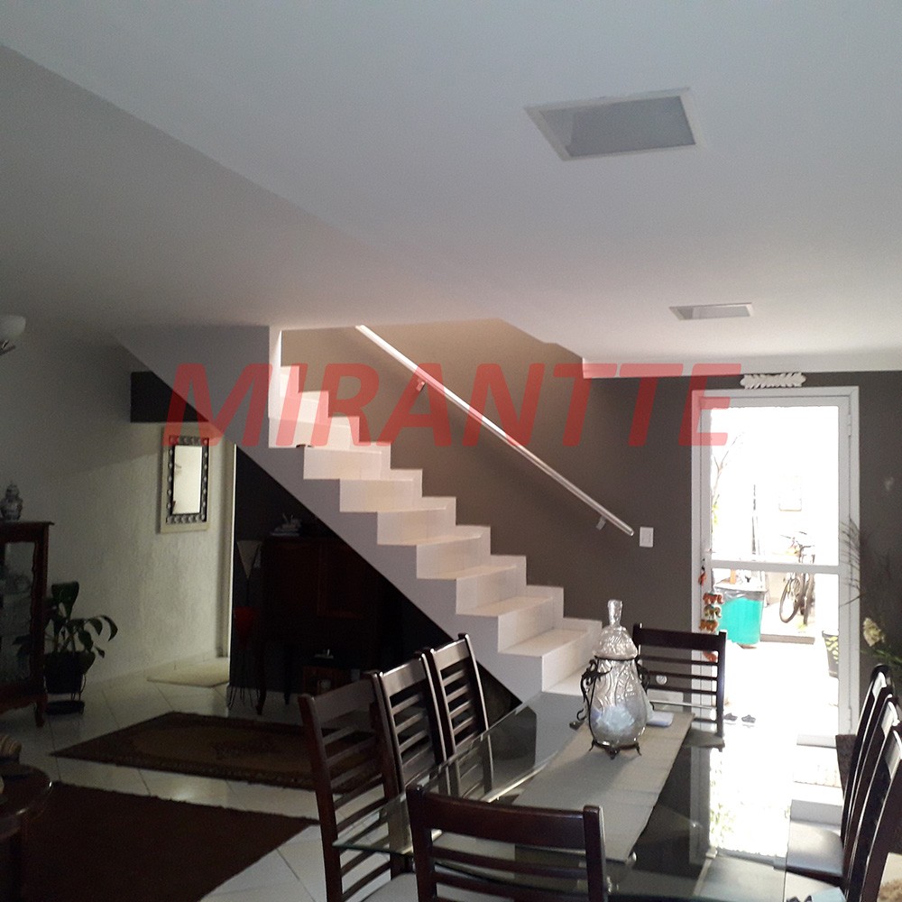 Sobrado de 210m² com 3 quartos em Santana