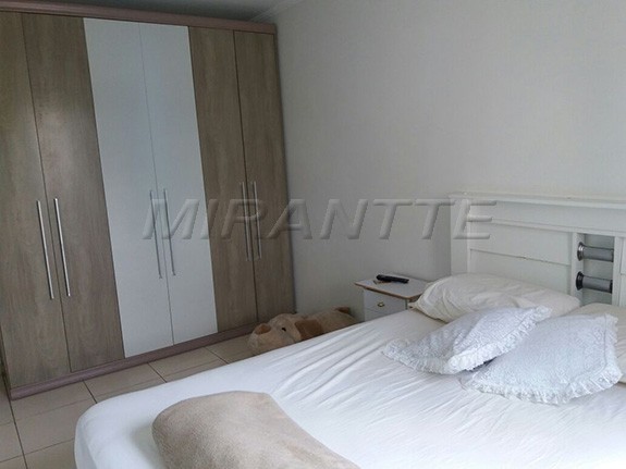 Apartamento de 58m² com 2 quartos em Limão