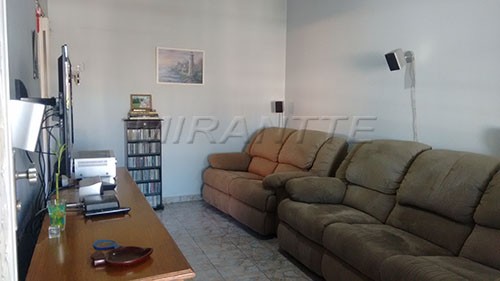 Casa terrea de 130m² com 2 quartos em Vila Nivi