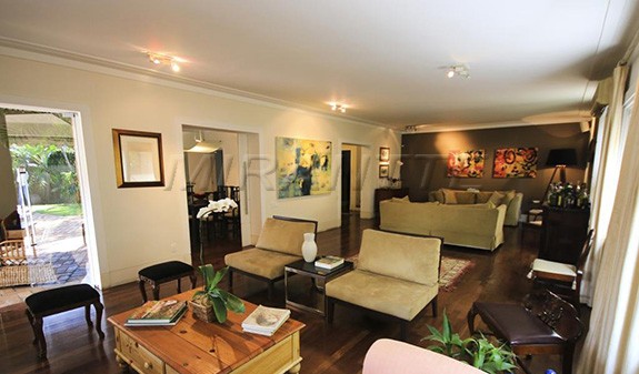 Sobrado de 650m² com 4 quartos em Vila Tramontano