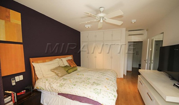 Sobrado de 650m² com 4 quartos em Vila Tramontano