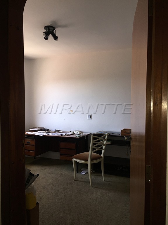 Apartamento de 211m² com 4 quartos em Santana