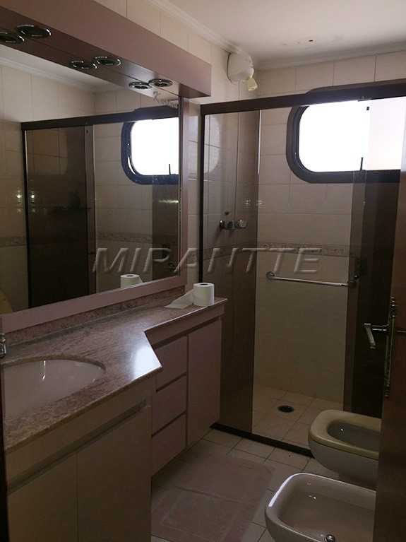 Apartamento de 211m² com 4 quartos em Santana