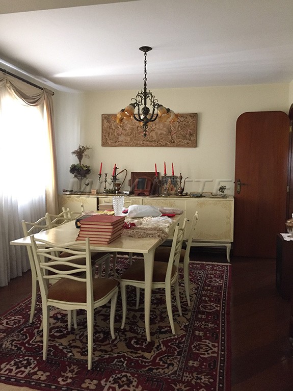 Apartamento de 211m² com 4 quartos em Santana