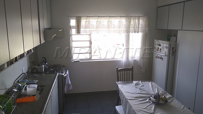 Sobrado de 276m² com 5 quartos em Horto Florestal