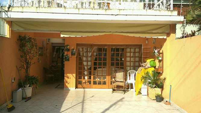 Sobrado de 276m² com 5 quartos em Horto Florestal