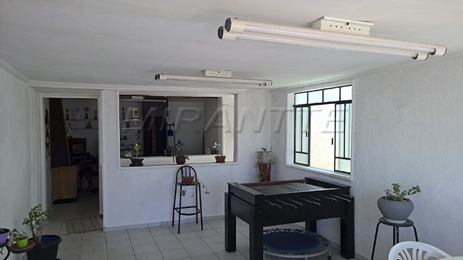 Sobrado de 205m² com 3 quartos em Santana