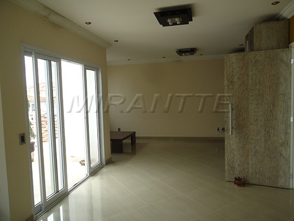 Sobrado de 750m² com 5 quartos em Mandaqui