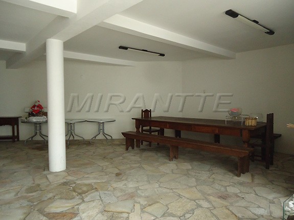Sobrado de 750m² com 5 quartos em Mandaqui
