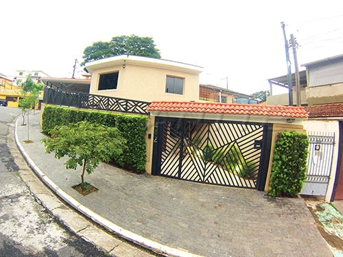 Sobrado de 160m² com 3 quartos em Jardim Tremembé