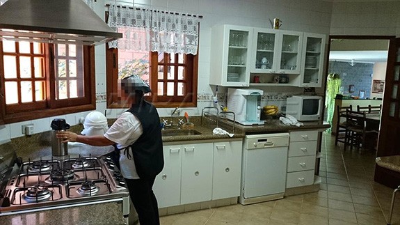 Cond. fechado de 550m² com 4 quartos em CENTRO