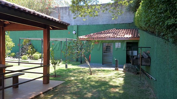 Cond. fechado de 550m² com 4 quartos em CENTRO