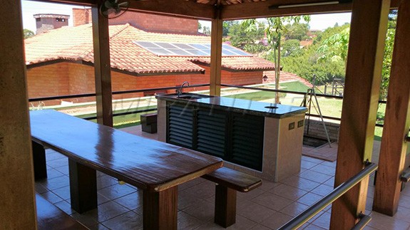 Cond. fechado de 550m² com 4 quartos em CENTRO