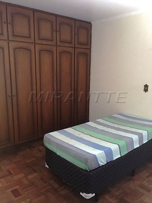 Sobrado de 366m² com 5 quartos em Jardim França