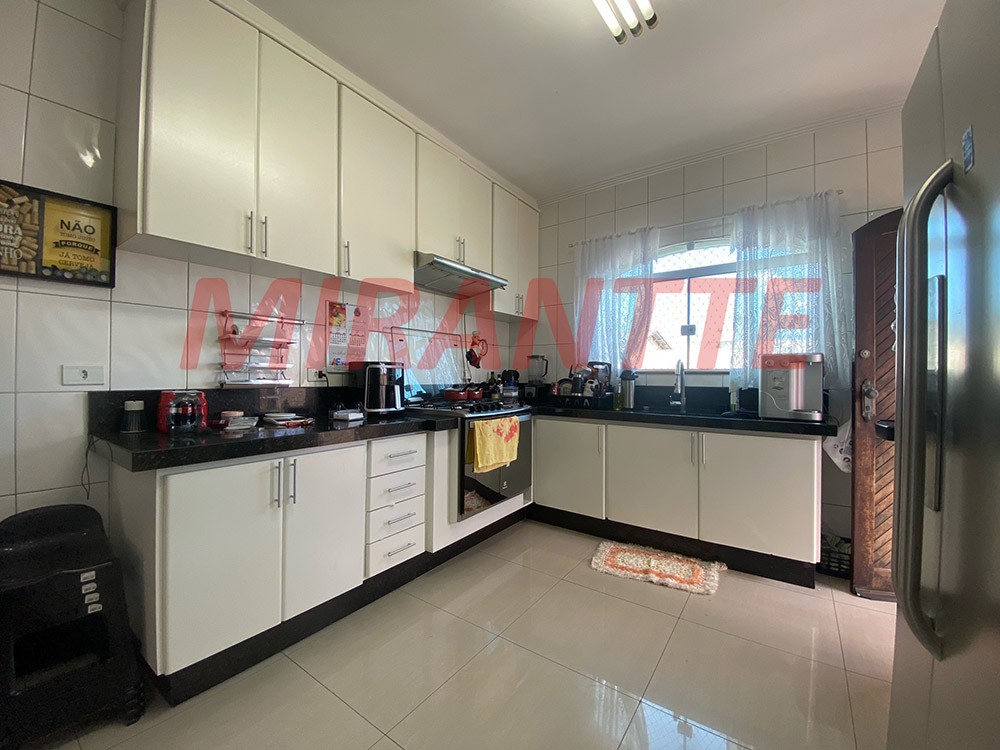 Sobrado de 210m² com 3 quartos em Vila Aliança
