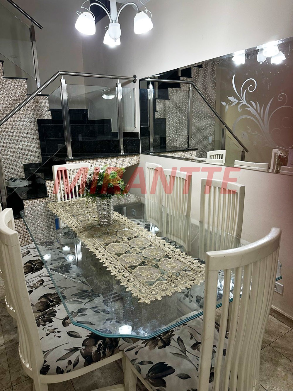 Sobrado de 210m² com 3 quartos em Vila Aliança