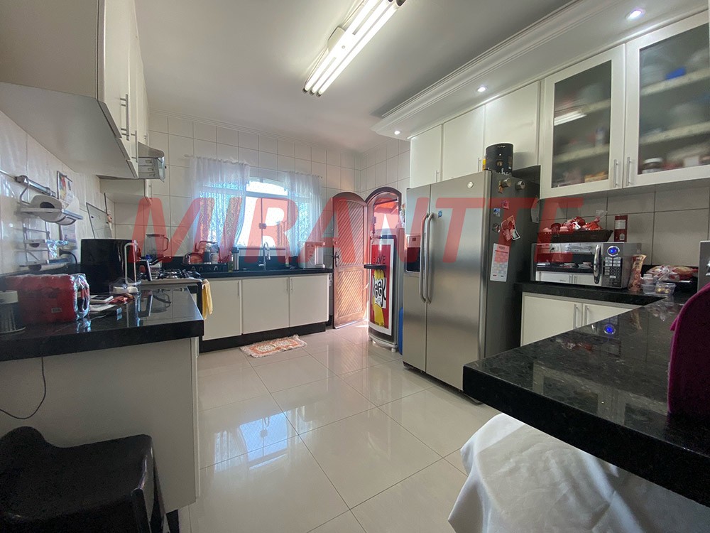 Sobrado de 210m² com 3 quartos em Vila Aliança