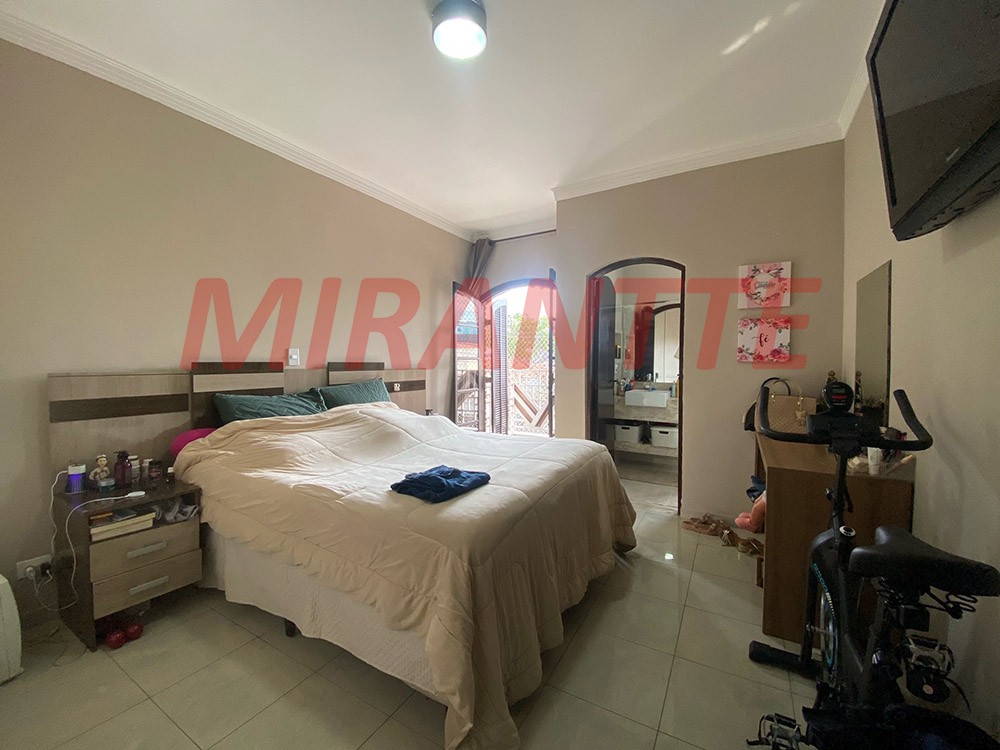 Sobrado de 210m² com 3 quartos em Vila Aliança