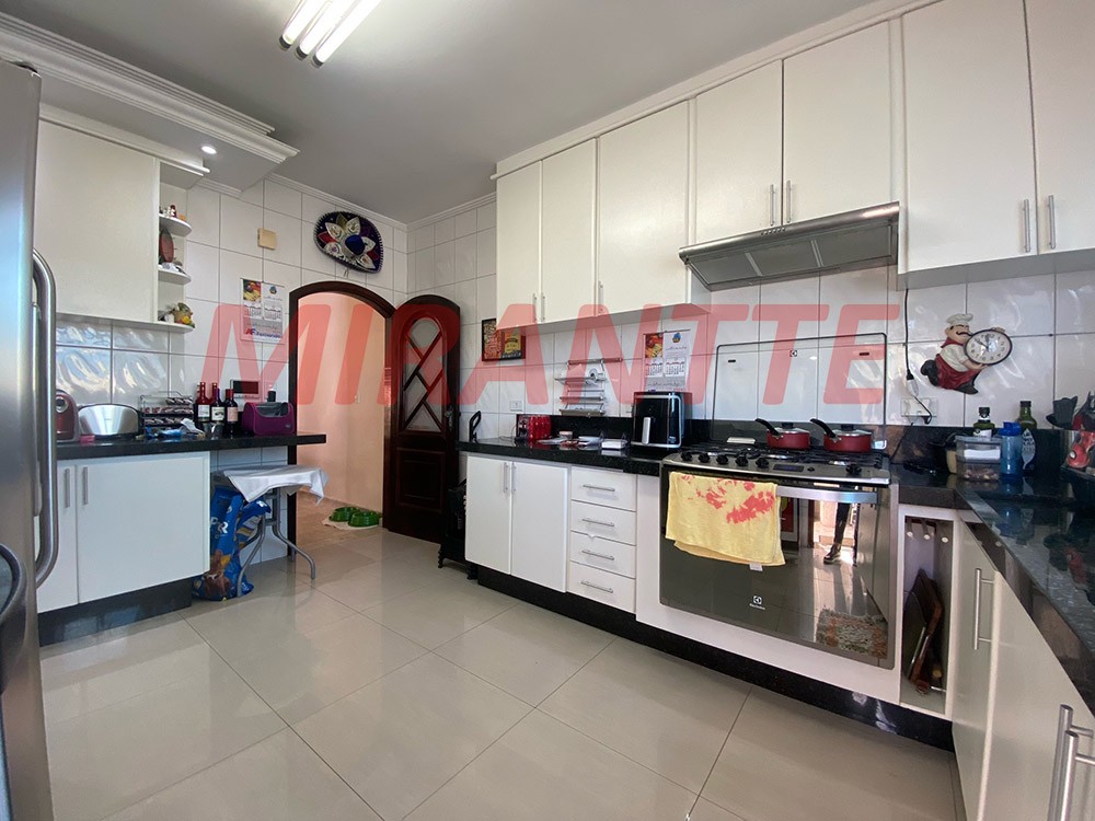 Sobrado de 210m² com 3 quartos em Vila Aliança