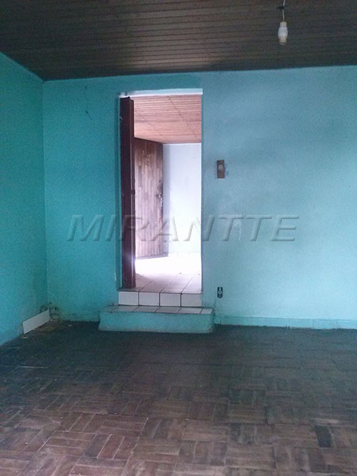 Casa terrea de 177m² com 4 quartos em Vila Aurora