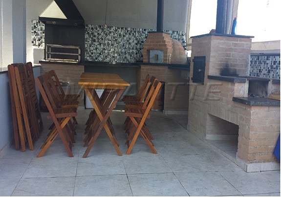 Sobrado de 400m² com 4 quartos em Granja Viana