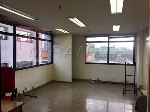 Comercial de 106m² em Santana