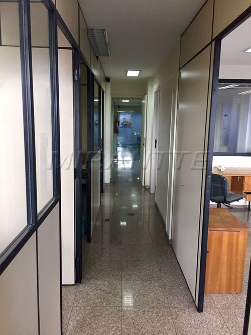 Comercial de 106m² em Santana