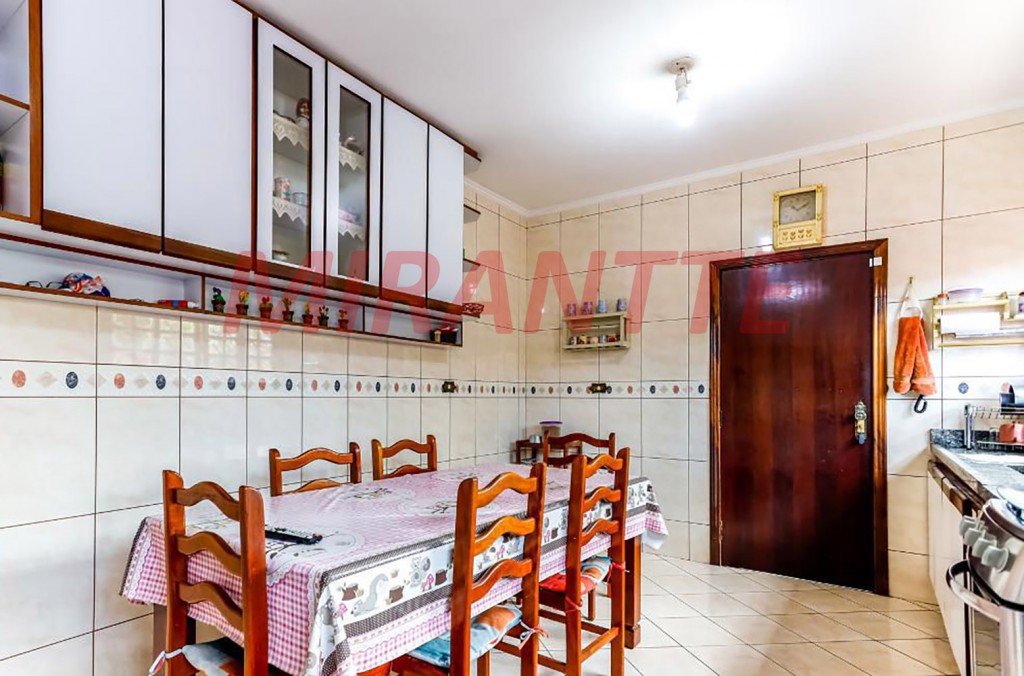 Sobrado de 260m² com 4 quartos em Vila Nova Mazzei