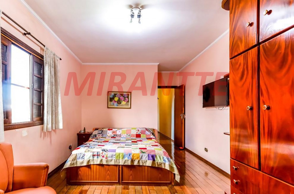 Sobrado de 260m² com 4 quartos em Vila Nova Mazzei