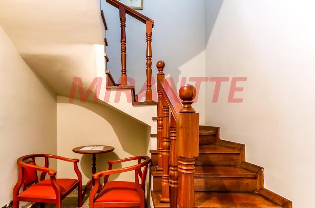 Sobrado de 260m² com 4 quartos em Vila Nova Mazzei