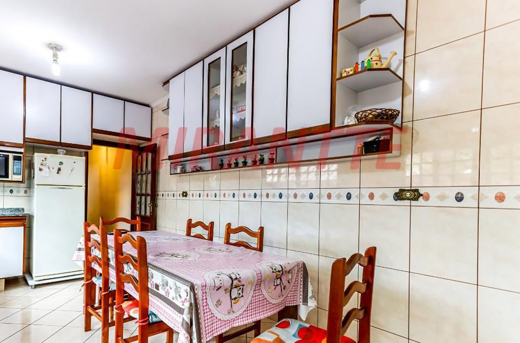 Sobrado de 260m² com 4 quartos em Vila Nova Mazzei