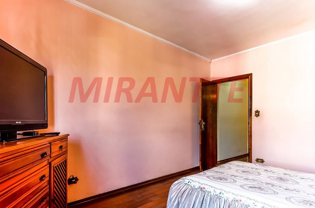 Sobrado de 260m² com 4 quartos em Vila Nova Mazzei