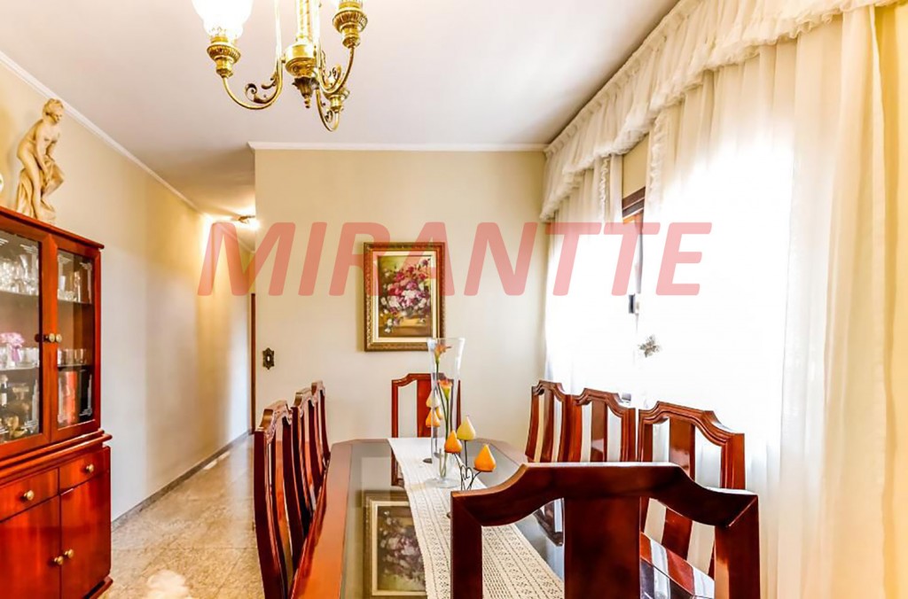 Sobrado de 260m² com 4 quartos em Vila Nova Mazzei