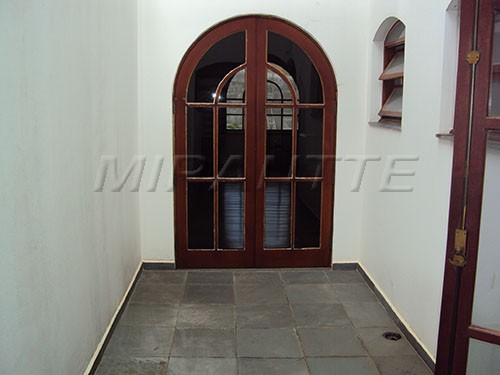 Casa terrea de 400m² com 4 quartos em Tremembe